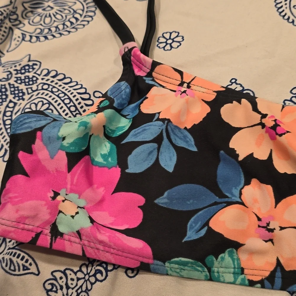 ❤️10/$13 New girls bikini top